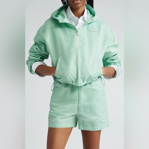 Sporty rich good health - &,