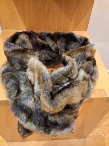 Moore faux - moore, stole