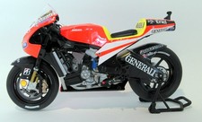 Minichamps 1/12 Scale Diecast 122 110046 Ducati Desmosedici GP11 2011 Rossi
