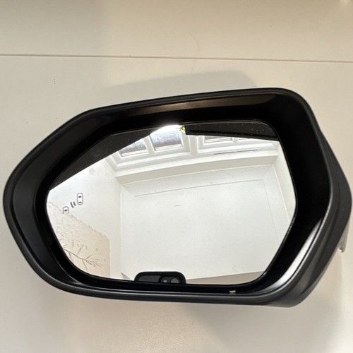 Yaris cross passenger wing - cross,