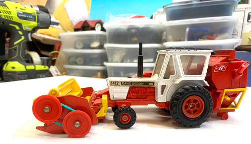 Corgi farm david - corgi.1:43.farm.david, brown