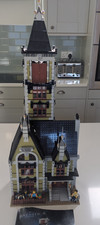 LEGO Icons: Haunted House