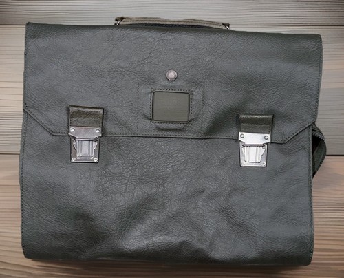 Vtg swiss army green - army, leather