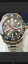 This TAG Heuer Aquaracer men's watch features a stainless steel 
