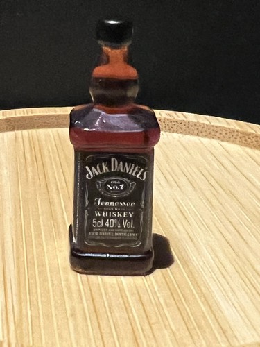 Resin jack daniels - daniels, whiskey