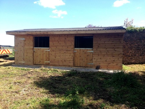 Stable field shelters made - stable, /