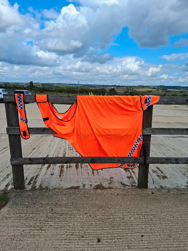 Reflective rug vis - rug, hi-vis