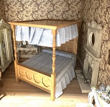 Dolls House Pine Four Poster