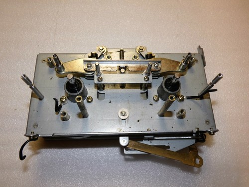 Capstans mechanism for - -, teac