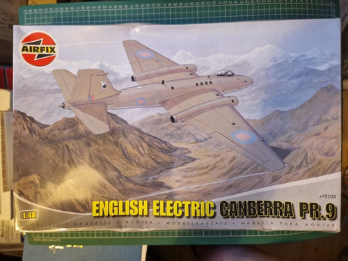 Airfix a10103 english electric - airfix,