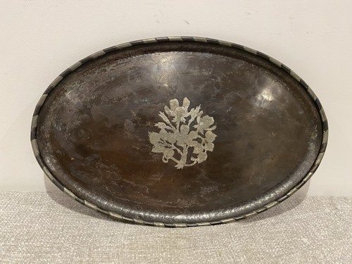 Hugh wallis arts crafts oval - hugh,