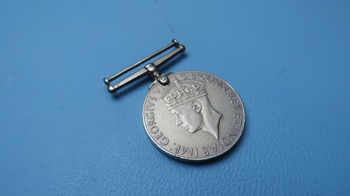 British war medal ww2 - -,
