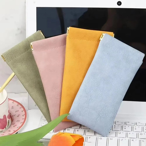 Magnetic glasses case - glasses, with