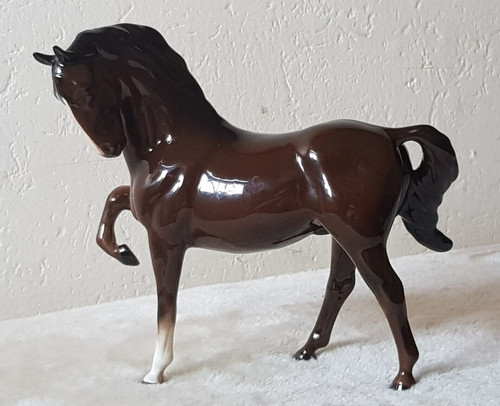 Beswick brown gloss head - (bay),