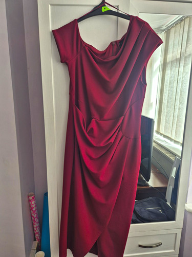 Lipsy london burgundy bodycon - london,