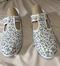 BNWT DAMART ANTI BACTERIAL CANVAS SHOES  STRAP OVER SHOES 7 PURPLE FLORAL  WHITE