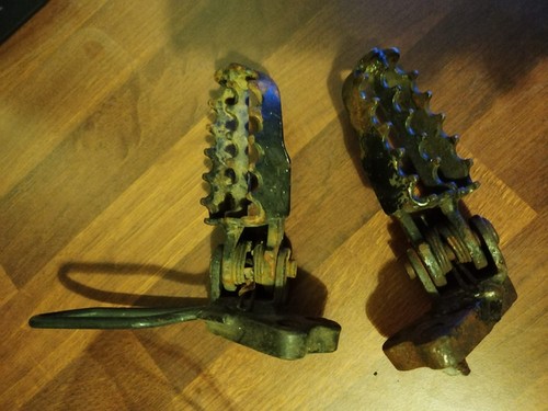 Pulse adrenaline 125 - 125, pegs