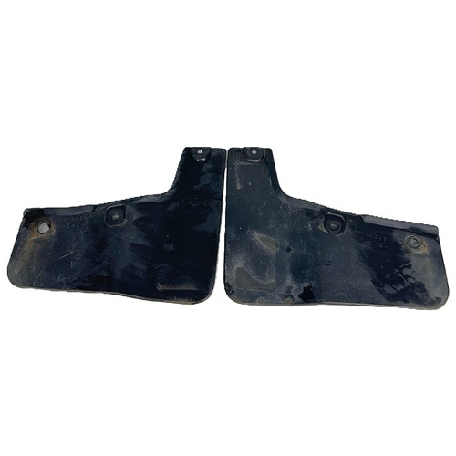 Mud flaps front left and - flaps, right