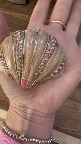 Pink scallop trinket - pink,