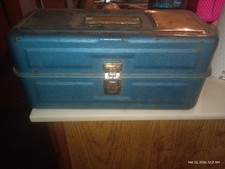 Vtg Metal Toolbox Tackle Box