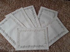NEW - 6 X CREAM TABLE MATS WITH CUT OUT PATTERN