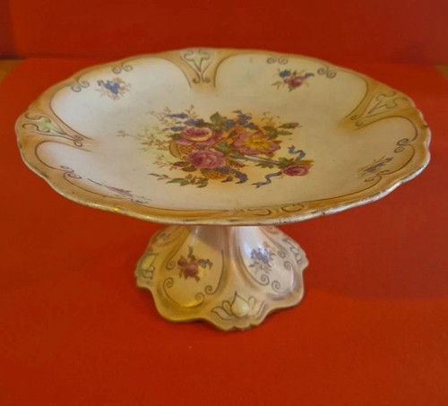 Crown ducal cake - cake, stand