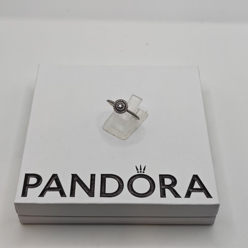Pandora radiant elegance - radiant, pave