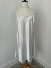 M&S Ladies White Petticoat 18