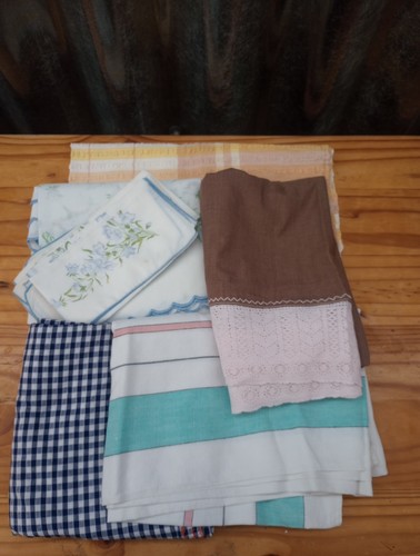 Vintage tablecloths bundle - vintage,