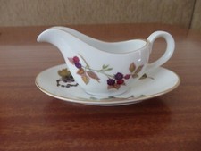 ROYAL WORCESTER EVESHAM GOLD SMALL CREAM / CUSTARD / GRAVY / SAUCE BOAT & SAUCER