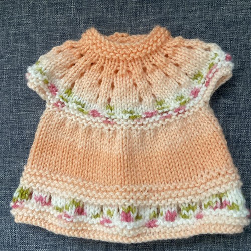 Hand knitted dolls dress - dolls, to