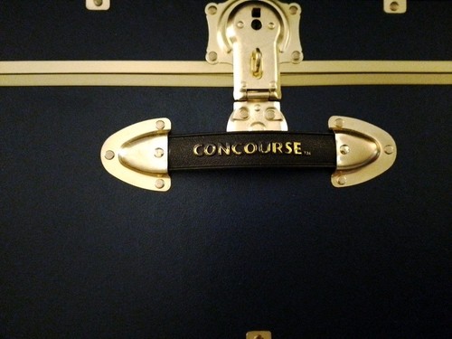 Concourse foot locker - foot,