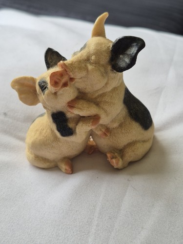 Rare castagna kissing hugging - kissing,