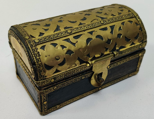 Vintage wooden trinket box - vintage,