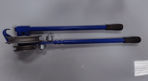 Heavy duty pipe bender for