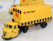 CORGI CLASSICS - 97910 - SCAMMEL SCARAB BOX VAN - BRITISH RAILWAYS RAIL FREIGHT