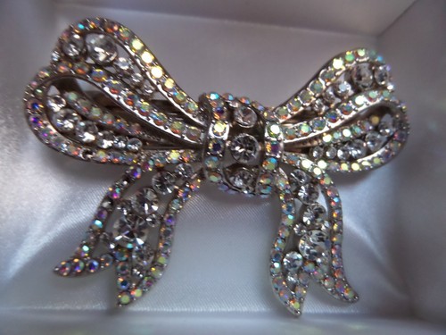 Butler wilson bow crystal - butler, &
