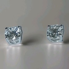14k White Gold Diamond Stud