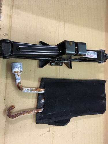 Hyundai trajet 2005 jack kit - 2005,