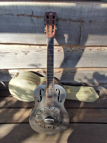 Mule tricone resonator - resonator,