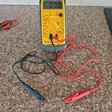 ISO-TECH 9023 Digital Capacitance Meter (RS Components 205-7496)