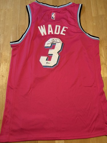Dwyane wade autographed signed - dwyane,