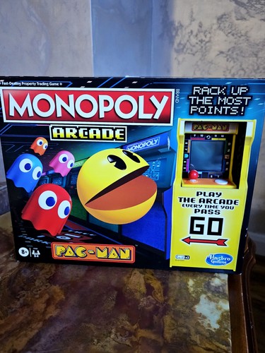 Monopoly arcade pac man - pac-man, board
