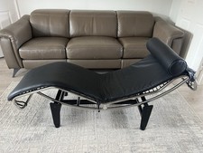 **LeCorbusier Le Corbusier Style LC4 Chaise Lounge Black Leather Copy**