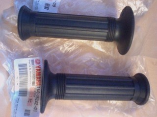 Oem yamaha grips - yamaha, ysr