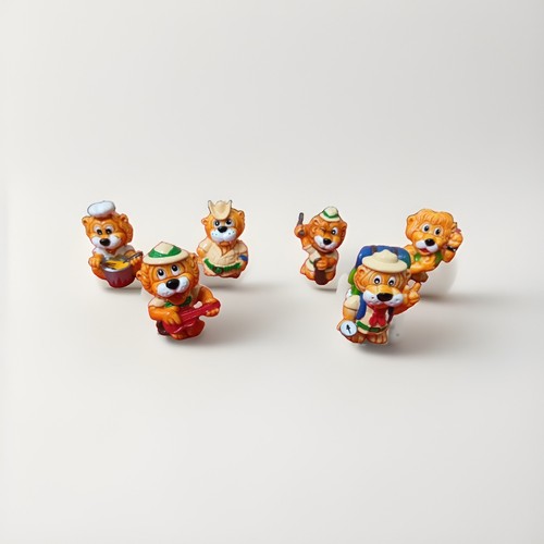 Kinder egg lion - kinder,