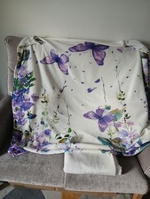 2 medium sized throws