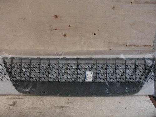 1520495 front lower center - front,