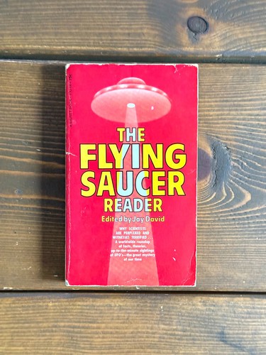 The flying saucer reader - the,
