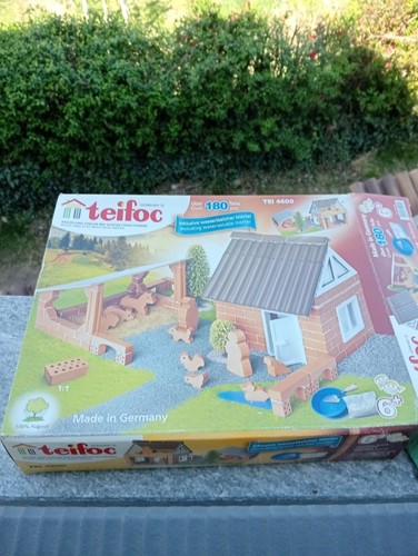 Teifoc 4600 stable building